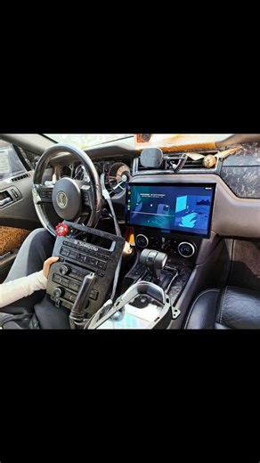 Emperorspeed Huang on Instagram: "福特野马蝰蛇 全液晶仪表＋13.3寸安卓屏幕 Ford Mustang 2009-2014 central control interior modification kit, upgraded with full LCD digital instrument +13.3-inch Android unit #帝速出品#中控内饰改装"