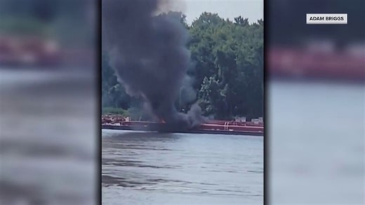Helicopter Collides With Power Line, Crashes Into Mississippi River