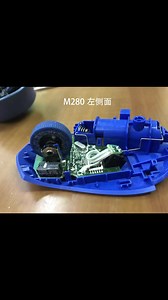 修复Logitech M280无线滑鼠的左键和中键滚轮。 清理后，滚轮可以滚动，可是会出现滚动倒退的现象，不方便使用，而且左键也会出现双击，拉不动的情况，都代表它们坏了。只好拆开，换了滚轮的编辑器和左键微动，又可以正常使用了。 更换这些零件的时候，尽量找按键寿命长一点的，比如电竞鼠标专用的微动和编辑器，基本上换一次直到完全坏掉都不太需要再去更换了吧。像我这种很常游览长文章的人，肯定很需要寿命长一点的滚轮编辑器来支持。 上个消失的礼拜，就忙了研究这个，才知道，换起来其实也不是很难啦~技术差了点，不过还是轻松修复，手工差的人，在同一个鼠标主板上只能够换一两次就报废了。厉害点的，可以再多弄几次咯，因为PCB板也会自己耗损过度而坏掉的。 这只无线滑鼠记得应该买了也有5年以上了吧，大概用了三年就出现滚轮倒退的问题了，现在才手动修复了它，主要是它很省电，一颗5号AA电池就可以耐超过一年半以上，很有再利用的价值啦~而且修起来我觉得挺好玩😝的。什么值得更换，当然是大品牌的滑鼠而已，比如“罗技Logitech，Razer，和ROG等等。”知名品牌功能花样多，寿命长，确实比其他牌子贵好几倍，不过通常默默