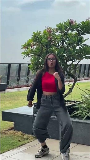 Recreate this Macarena hookstep right now! 💃