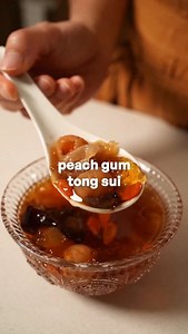 I love eating tree resin 🌳🤪 Just a classic, comforting, cooling Chinese dessert this week as I recover from this slight sore throat. (Very lame of me but I basically ate too much durian and got waaay too heaty. 🥵) But I suppose this is a good opportunity to show you all one of my favourite ingredients — peach gum! 🍑 Silver linings~ I still remember the first time I cooked with peach gum, I was amazed by how much water it absorbed as it 10x in size; they're like edible orbeezes basically. 🤓 