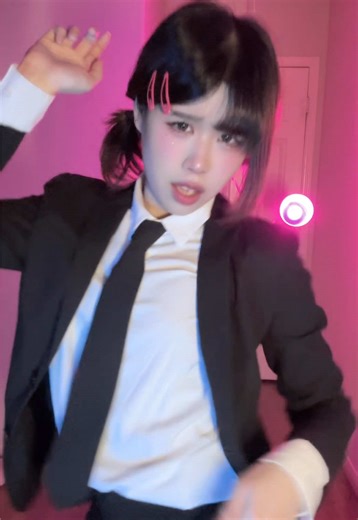 learning how to dance just for kobeni #kobeni #kobenicosplay #kobenihigashiyama #chainsawman #csmcosplay