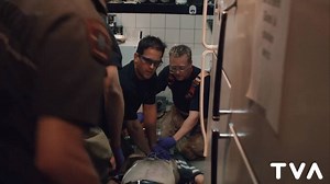 🔥 Suivez pas à pas la première journée de Jonathan, pompier stagiaire à la Caserne 19. Les pompiers d’Alerte 5 viendront en aide à une femme enceinte de 8 mois et son bébé de 11 mois victimes d’un accident. L'épisode du 9 juillet est disponible sur TVA.ca ▶️ https://videos.tva.ca/details/_5805067158001 | TVA