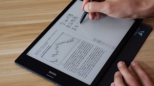 Do you know the side-note feature on #MAX2 #NOTE? Check out how awsome note-taking experience is for side-note feature. If we can write beautiful Chinese calligraphy, you can write any beautiful languages there smoothly. #onyx #boox #notetaking #ereader #eink #flexible #tablets | BOOX
