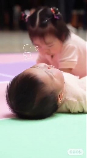 #SoCute #AdorableBaby #HighlightMoment #RaisingBabies #BabyCrawling