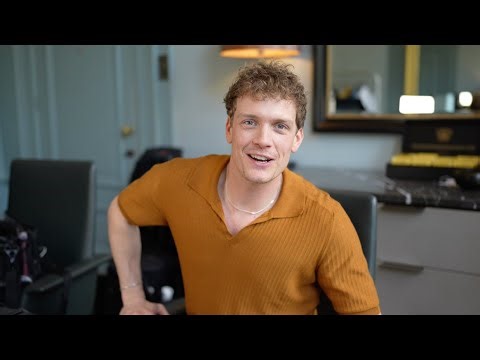 Get Ready With Martijn Lakemeier for the premiere of 'Máxima' | Vogue Nederland