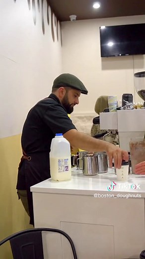 We bit the bullet & we opened our shop💗 we would love your support doughnut lovers! 924 hume highway basshill #basshill #doughnuts #donuts #donutlovers #doughnutlovers #freshdoughnuts