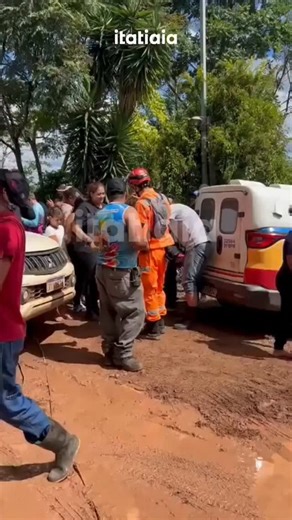 Notícias Urgente on Instagram: "16:15 C . T Reels Amigos itatiaia JAN N 507 teamosf e outras 3 pessoas Seguir 42 Menina autista de 4 anos desaparecida é encontrada com vida após intensa busca C "Obrigada. Obrigada. Eu só tenho a agradecer todo mundo que me ajudou a buscar minha filha.", ○ agradecimento aos prantos é de Karine Maciel. mãe de Alice Maciel, a crianca de quatro anos, autista não verbal, que estava desaparecida desde a tarderde quinta-feira (29) 13 T aaradece voluntários e Segundo fa
