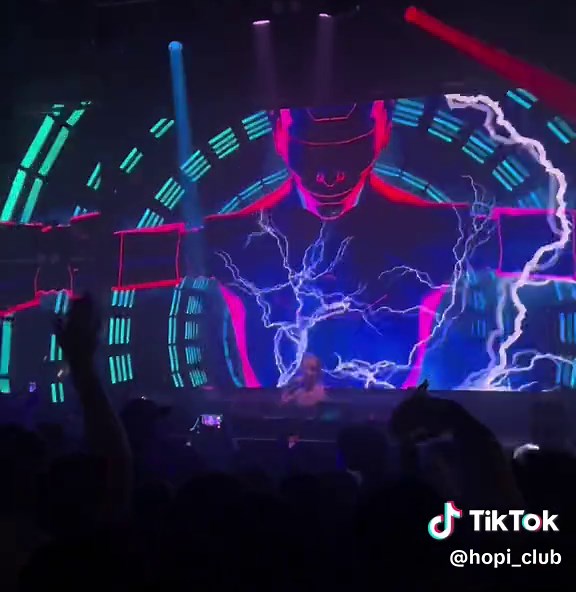 Experience EDM Nightlife at WARP Shinjuku, Tokyo