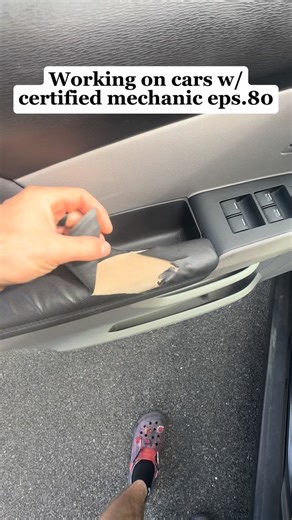 Gadges Garage on Instagram: "Arm rest upholstery repair on 2016 Honda Odyssey #mechanic #mechaniclife #car #carrepair #honda"