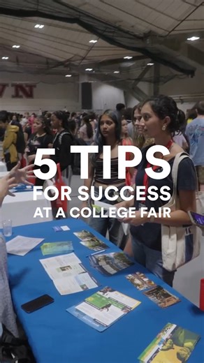 Follow these 5 tips for success at a college fair! ⤵️ Attending a college fair is an excellent way to gather information about different colleges and universities, helping you navigate the college application process. Meet representatives from different institutions, grab their info and ask all your burning questions. Remember, having questions is key! We’ve got all the tips and tricks you need to make the most of it. As you prepare, remember to: 1. Research attending colleges 2. Dress comfortab