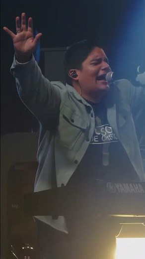 Send your fire, Lord 🙏🙏🙏🔥🔥🔥 live in Guatemala #losascoy #catholicyouth #catholicmusic