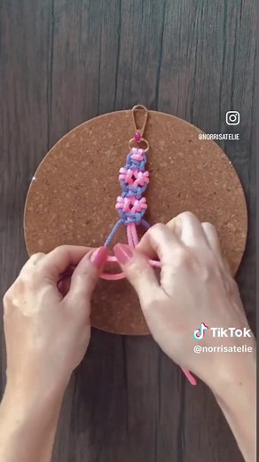 Diy Keychain Macrame #macrame#keychains#chaveiro#ornament#bolsa#bag#criatividade#gift#rells#craft#facavocemesmo#cord#knot#ideias#lembrancinhas#🗝️#🧶#tiktok#artesanato#enfeite#handmade