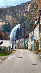 Salles-la-Source et sa cascade, l'Aveyron 👏🫶😍 #fblifestyle #aveyron #aveyrontourisme #occitanie #occitanietourisme | Villes de France