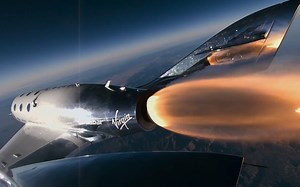 维珍银河VSS Unity太空船首次亚轨道飞行
