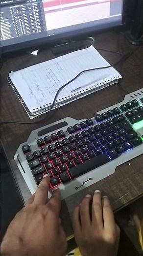How to Switch Desktop Screens in Windows | Four-Finger Gesture & Shortcut Keys | Huzaifa’s Story