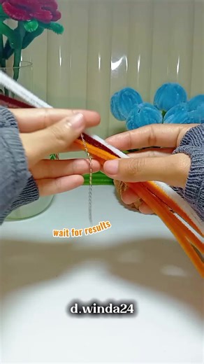 DIY Keychain with Pipe Cleaner Flowers