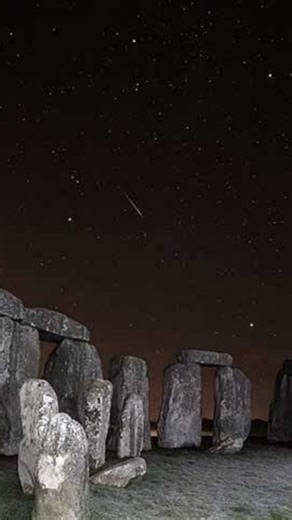 McRelatables on Instagram: "1992년 발매된 스페인 세비야 출신 듀오 Los del Río의 곡 으로, 스페인에서 먼저 인기를 얻었지만, 이후 라틴아메리카와 미국까지 퍼져나가며 전 세계적인 메가 히트를 기록했습니다. 이 곡이 폭발적으로 퍼진 계기는 바로 1996 애틀랜타 올림픽. 당시 전 세계로 중계된 미국 여자 국가대표 체조팀의 퍼포먼스가 ‘마카레나’의 신나는 리듬과 함께 어우러지면서, 곡의 인기가 폭발적으로 확산되었습니다. 그 결과, 1996년 빌보드 핫 100 차트ᄋ