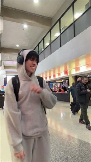 Carter in the airport??