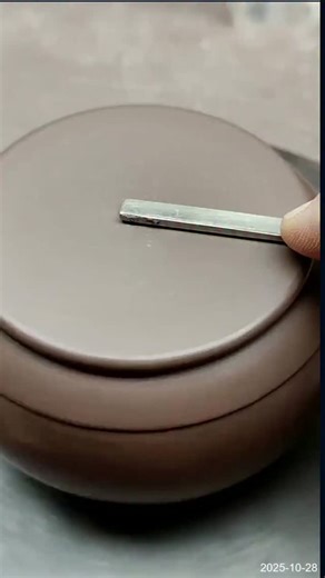 aichina | Potter's Daily: Handmade Yixing Teapot Magic! 🛠️ #YixingTeapot #Handcraft | Instagram