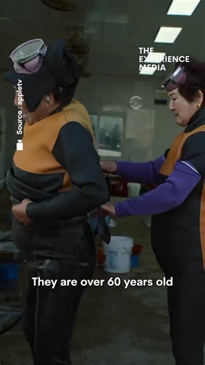 The Experience Media on Instagram: "🇰🇷 The Haenyeo : the queens of Jeju ! 🐚 Over 60 years old, these women dive in icy water to collect shells and seaweed. 🧜‍♀️ Real mermaids that challenge the ocean every day ! 🙌 Symbol of freedom and female power, they are fewer and fewer... 👀 And you, did you know their story ? ©️ Peter Ash Lee #jeju #sirens #haenyeo #southkorean #tradition #freedom #history #women"