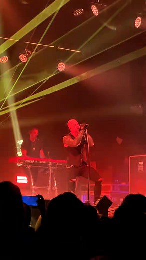 “I’ll tell you what… Chris Daughtry has one of the most INSANE voices in the industry. Hands down one of my all-time favorites 🔥🎤 #Daughtry” | Soundwave Stories