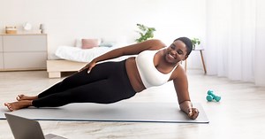 These are the best core workouts you can do from home, according to a top PT