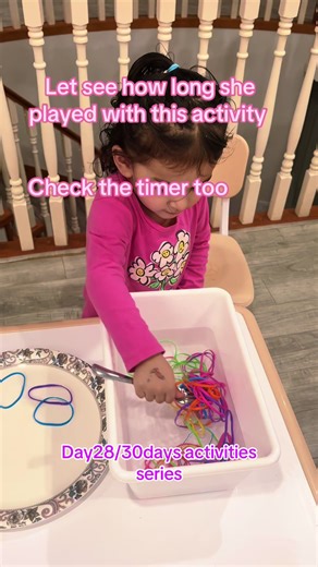 Fork vs elastic bands in water ⏱️ How fast can she do it?” A simple sensory water play challenge where she uses a fork to pick elastic bands out of water while we time her. A fun fine motor activity that keeps kids engaged and focused. This activity supports: * ✋ Fine motor skill development * 👀 Hand–eye coordination * 🧠 Focus and patience * 💧 Sensory exploration through water play * 💪 Finger strength for early writing skills Perfect quick setup activity for toddlers and preschoolers! Simple