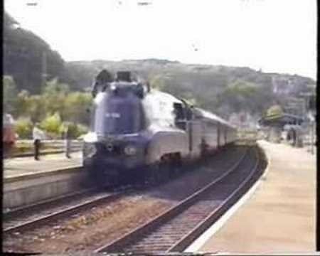 GREAT SOUND! Streamline Steam Locomotive 01 1102 railroad RR