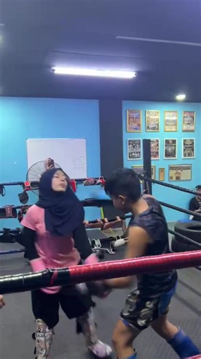 sparing dgn kak @Mia Sara Nasuha #jttboy #muaythaifighter #muaythaitraining #fypシ゚ #fyppppppppppppppppppppppp