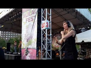 Hot Sign Language Interpreter Rocks Out to Bohemian Rhapsody