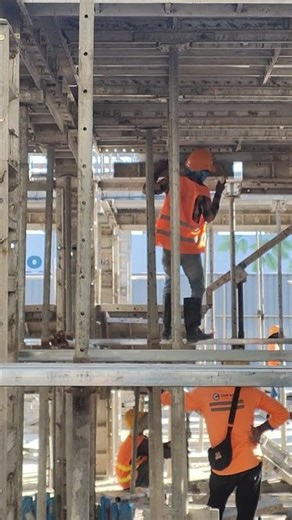 How Construction Workers Install Formwork Before Rebar 🏗️