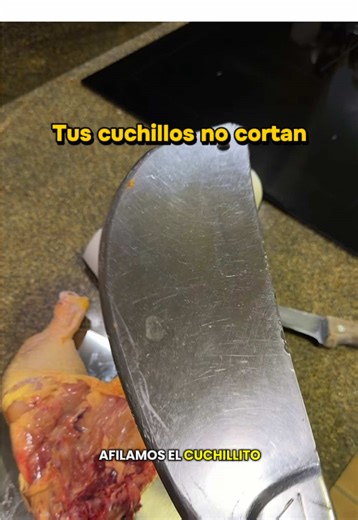 Si tus cuchillos ya no cortan bien, no hace falta cambiarlos. Con este afilador eléctrico los dejas como nuevos en segundos. 🔪 Afila rápido ⚡ 2 velocidades 🔋 Recargable por USB Está en el botón naranja del vídeo. #OfertasParaTi #TikTokShop #Cocina #TrucosDeCocina #AmazonFinds 🍓
