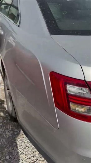 2015 Ford Taurus- Silver. casters