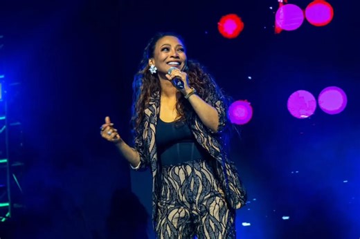 Jaya marks triumphant return with All Hits concert: 'Maraming salamat sa inyo for supporting me through my music' | ABS-CBN Entertainment