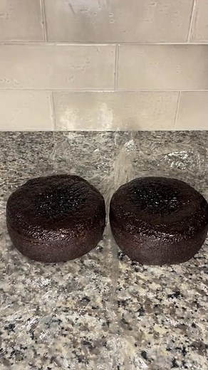 3.9K views · 23 reactions | For all my golf lovers out there!⛳️珞 #cake #cakedecorating #cakesoftiktok #chocolatecake #chocolate #buttercream #decorating #birthdaycake #golf #homebakery #homebaking #homebaker #homebakerybusiness #fyp #voiceover | Savsgot Cake | Facebook