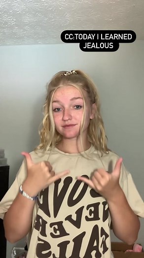 Jealous in ASL (Not a Teacher) #americansignlanguage #signlanguage #aslstudent #asl #jelousy #signoftheday #learninglanguages #jelous