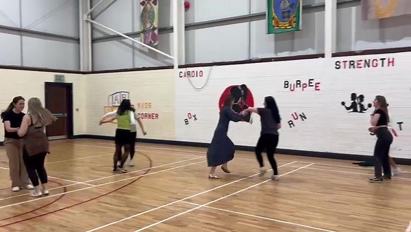 Fancy doing something a little different for your Hen party? 💍💒 Grab those dancing shoes and get in contact with me today 🤩🥂 #Henparty #Learntodance #Danceroutine #danceclasses #henparties #hensandstags #Dancing