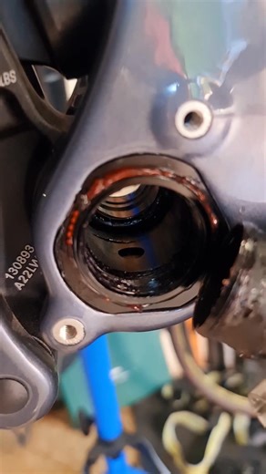 5.9K views · 71 reactions | How to uninstall Sram Dub Bottom Bracket﫢浪 #sramdub #srambb #jblcyclepartscenter Mechanic Bamz | JBL Bikeshop | Facebook