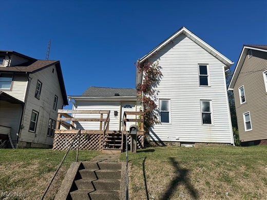 1915 Maple Ave NE, Canton, OH 44714 - MLS 5180408 - Coldwell Banker