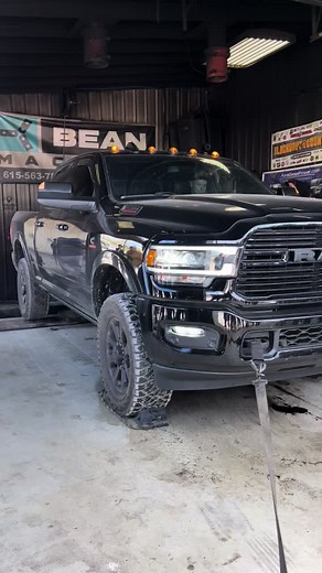 Brauli0Angel (@brauli0angel)’s video of Cummins Diesel Truck
