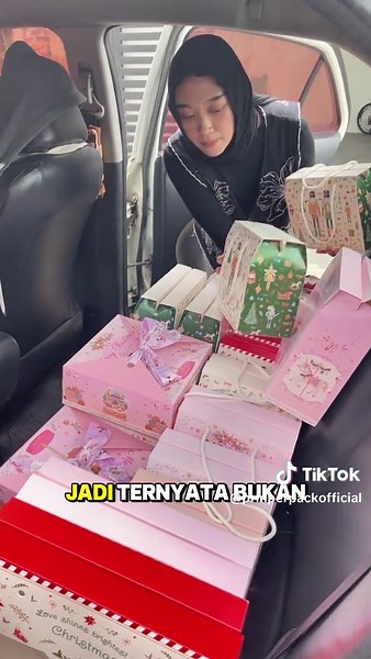Gable Box Hampers Natal Premium: Semua dalam Satu Paket