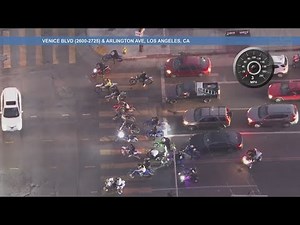 Officers pursue motorbike suspects in L.A. County - Sky5