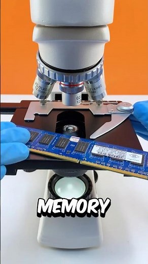 Computer memory stick under the microscope 🔬😱