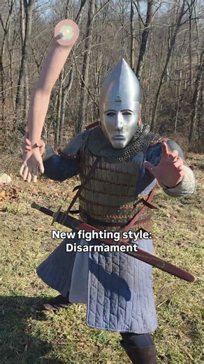 But is it unarmed combat? 🤔🤔🤔#pun #arm #mannequin #medieval #armor