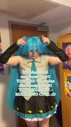 Plus Size Hatsune Miku Cosplay Showcase
