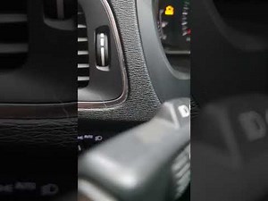 How do you reset the Service light on the Volvo V40?