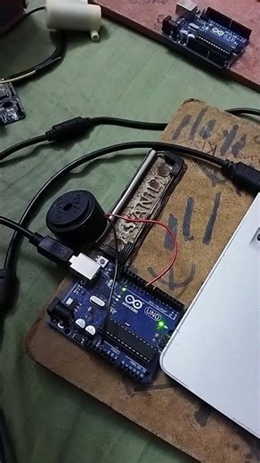 HBD TUNE WITH ARDUINO UNO USING PLAY KEYWORD