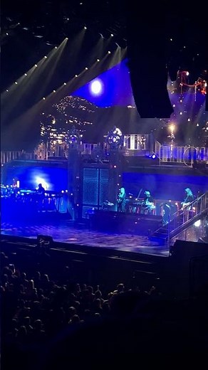 Cher Fernando live Newcastle Australia 2018 Here We Go Again tour ABBA #cher #abba #mammamia