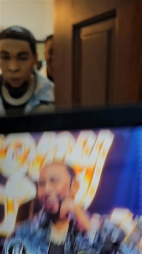 Raymond pozo rompe récord con la nueva parodia | El Show De Raymond y Miguel